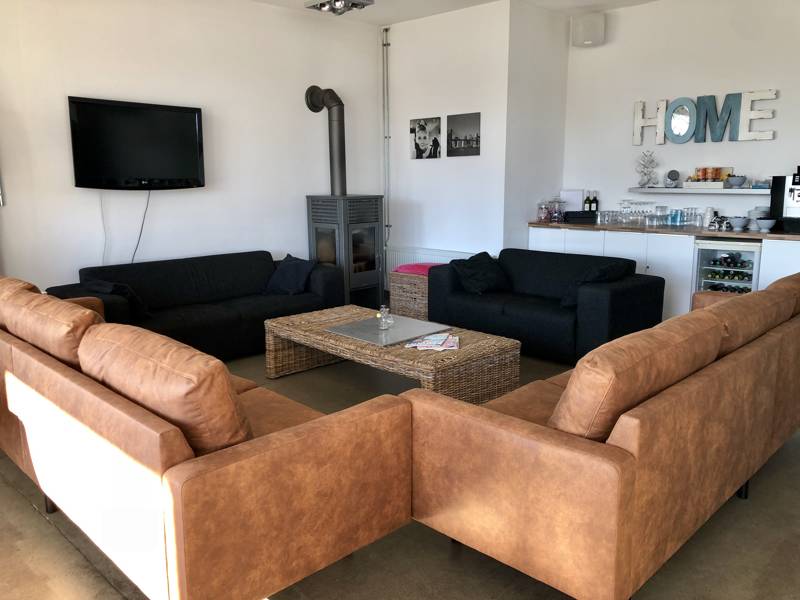 Moderne woonkamer met mooie banken