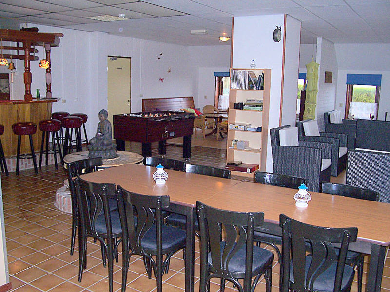 Woonkamer met eettafel