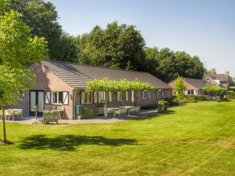 De groepsaccommodatie van voren.