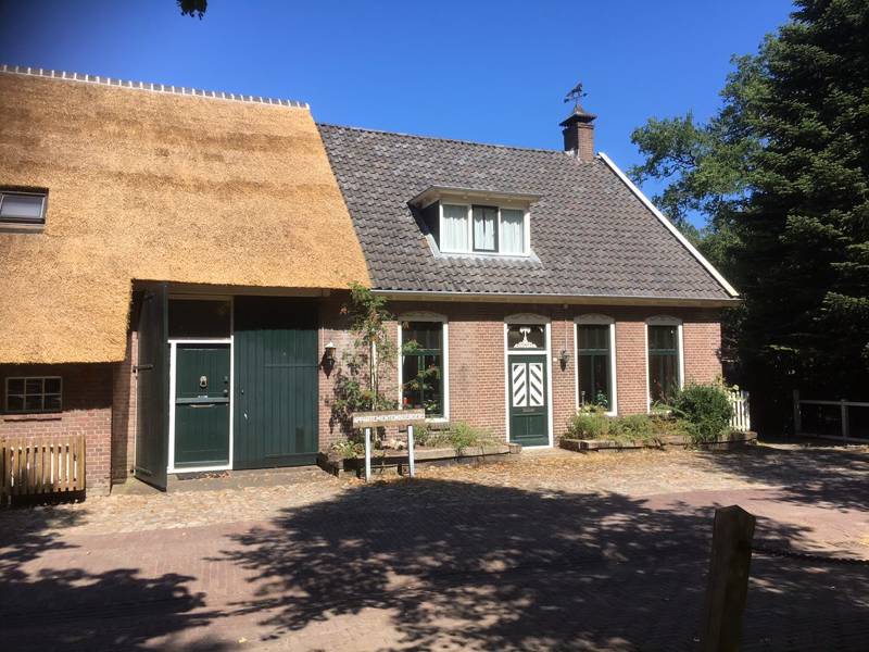 De ingang van de accommodatie.