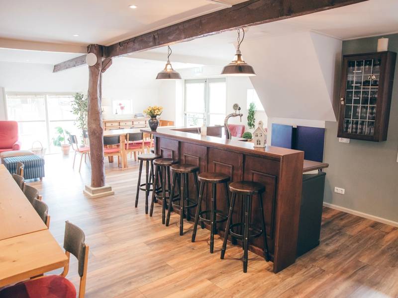 Een bar met tap.