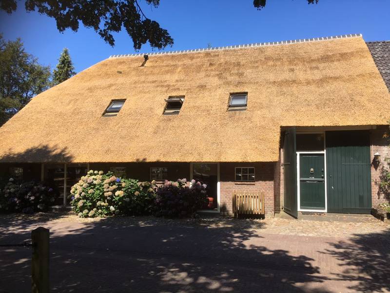 Het groepsverblijf van voren.
