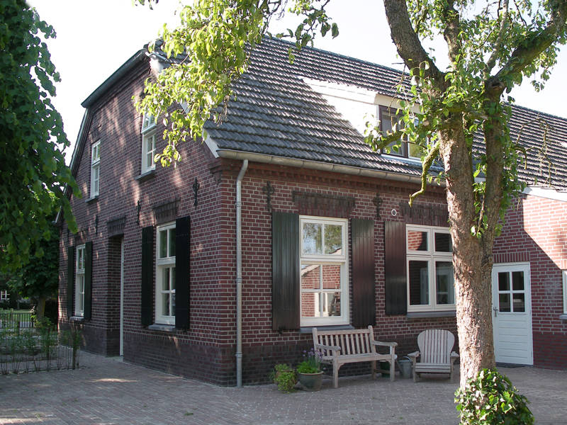 De voorkant van het groepsverblijf.