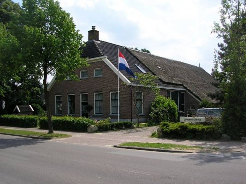 Het groepsverblijf van voren.