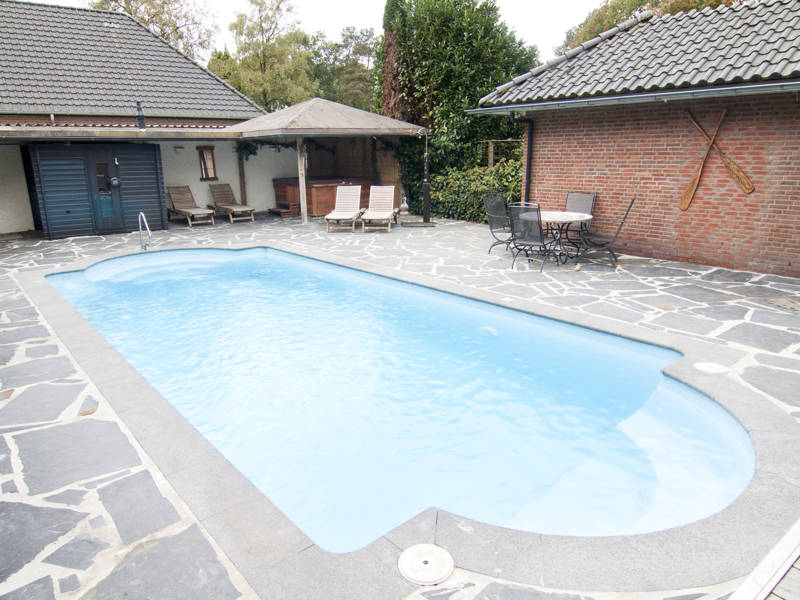 Een mooi privé zwembad.
