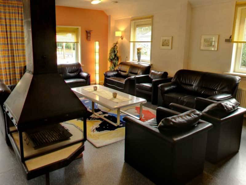 Een gezellige woonkamer.