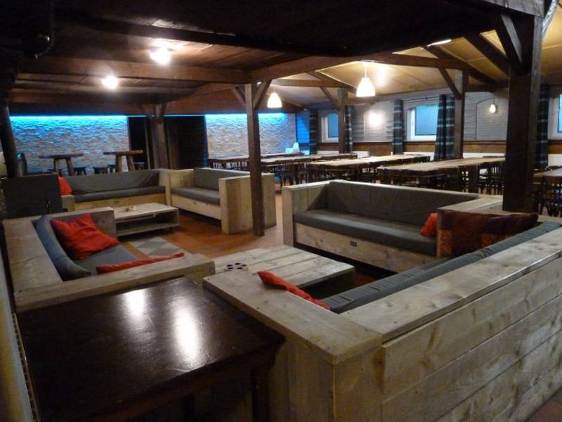 De woonkamer van de accommodatie.