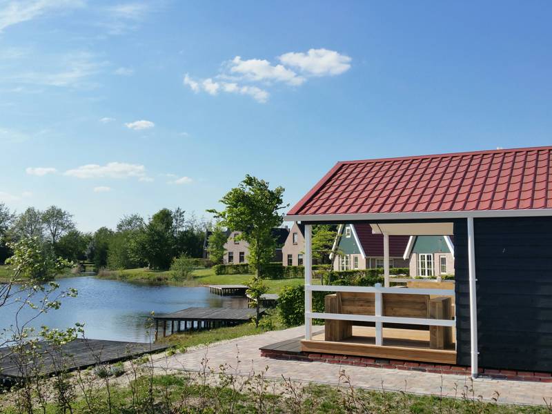 Buitenaanzicht groepsaccommodatie bant 16 personen