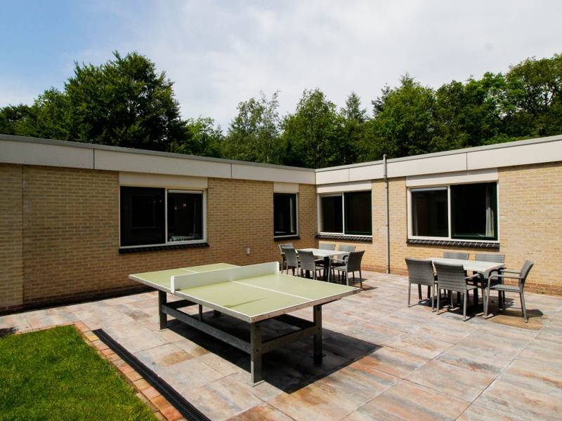 Terras groepsaccommodatie Steenwijk 30 personen