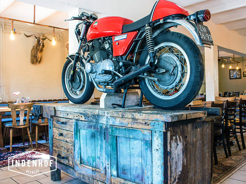 groepsaccommodatie-Heerlen-motor-decoratie